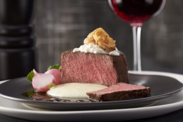tenderloin steak with creamed parsnip sauce